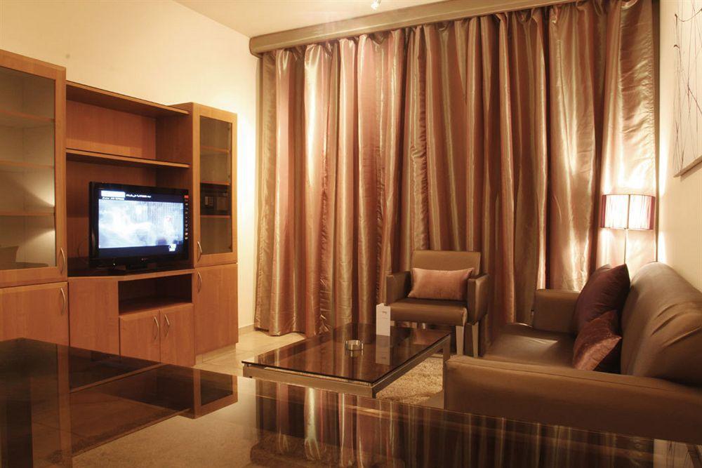 X2 By Smallville Beirut Bagian luar foto